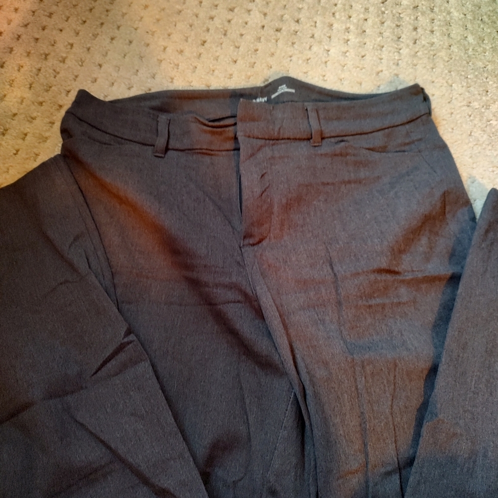 Old Navy Ankle Pixie Pants - image 1